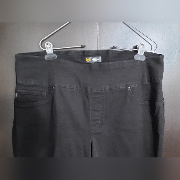 Lee Plus Slim Fit Skinny Jean - Picture 3 of 8